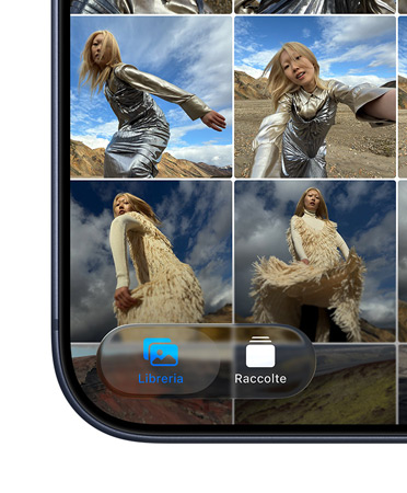 Un iPhone con la parte inferiore sinistra dello schermo che mostra il riquadro dell’app Foto con i pannelli Libreria e Raccolte nel nuovo design Liquid Glass