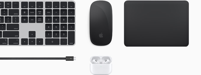 Kolekcja akcesoriów, a w niej klawiatura Magic Keyboard, mysz Magic Mouse, gładzik Magic Trackpad, przewód profesjonalny Pro Thunderbolt 4 i słuchawki AirPods Pro.